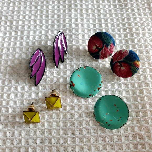 Vintage 80s 90s Stud Earrings 4 pairs Floral Fabric Leafy Purple Cute Yellow ++ - Picture 6 of 6